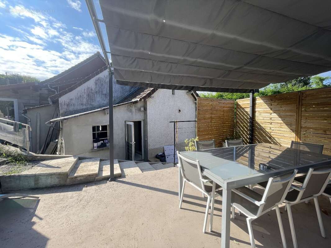 Maison à SAINT-YRIEIX-LA-PERCHE