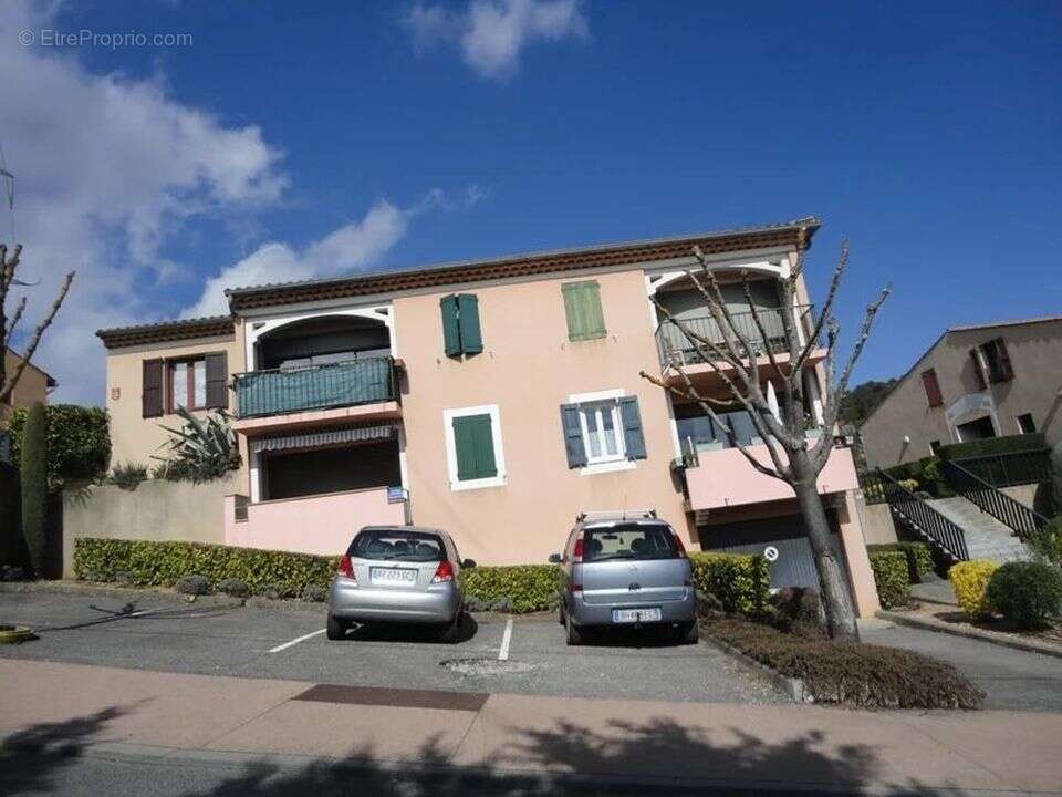 Appartement à GREOUX-LES-BAINS