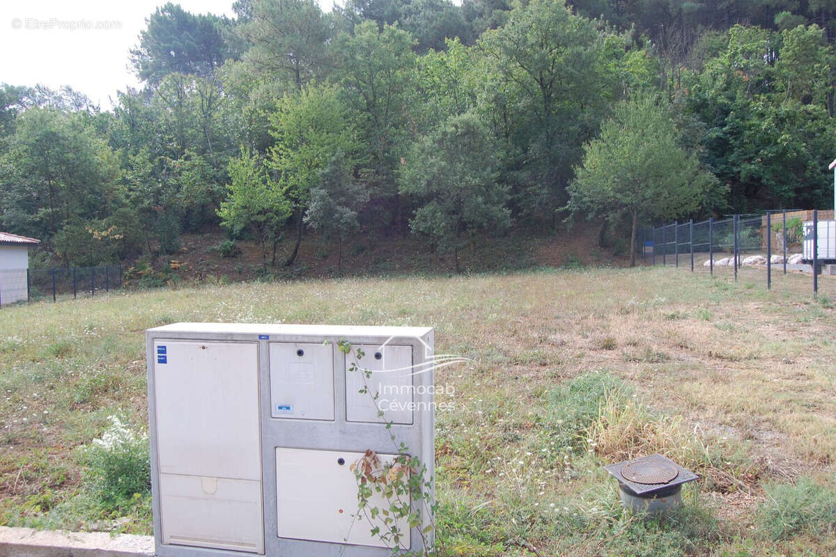 Terrain à SAINT-MARTIN-DE-VALGALGUES