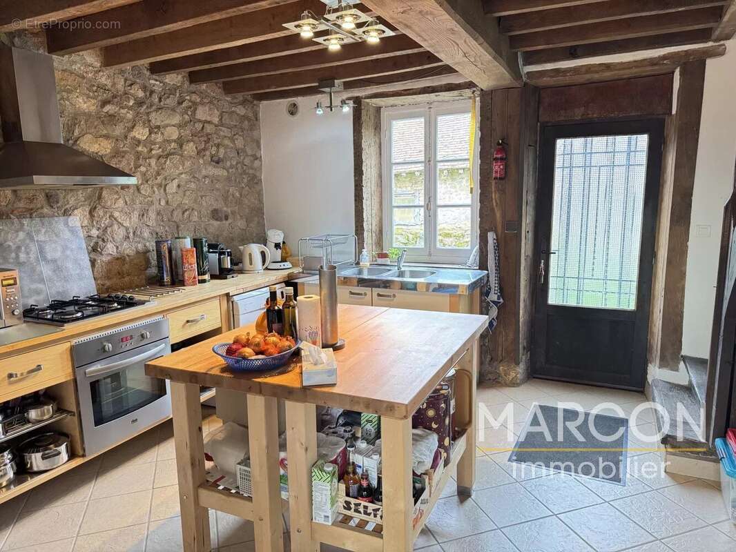 Maison à LE BOURG-D'HEM