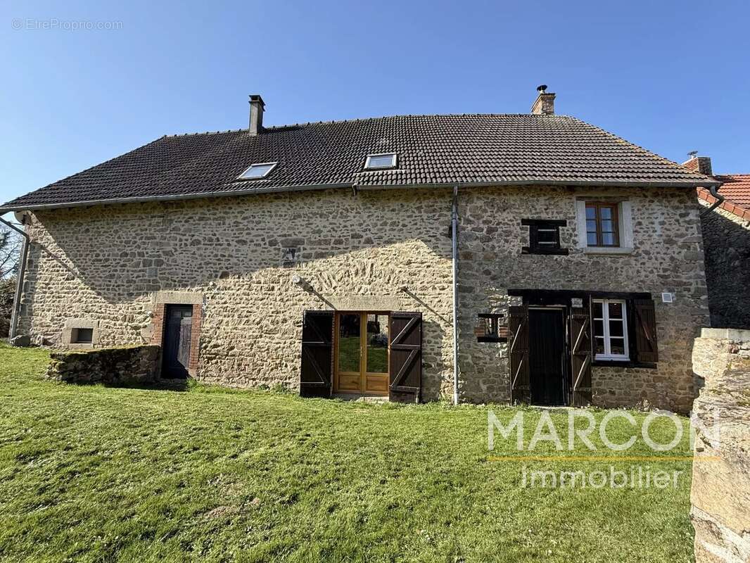 Maison à LE BOURG-D'HEM