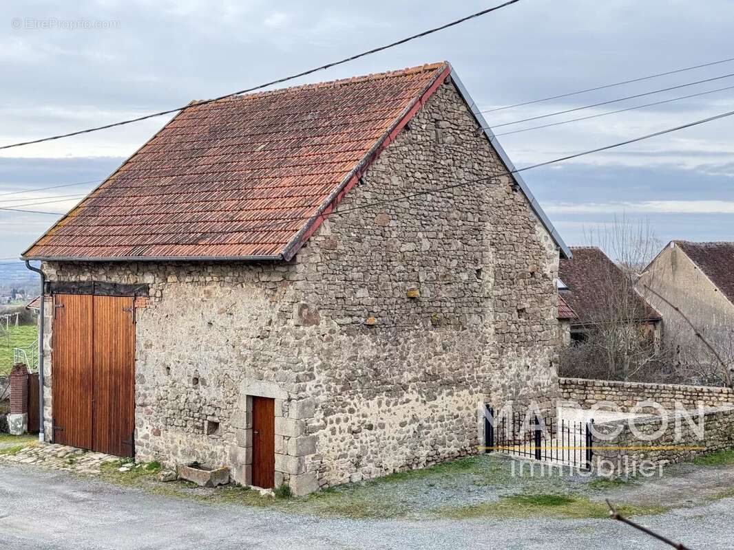 Maison à LE BOURG-D'HEM