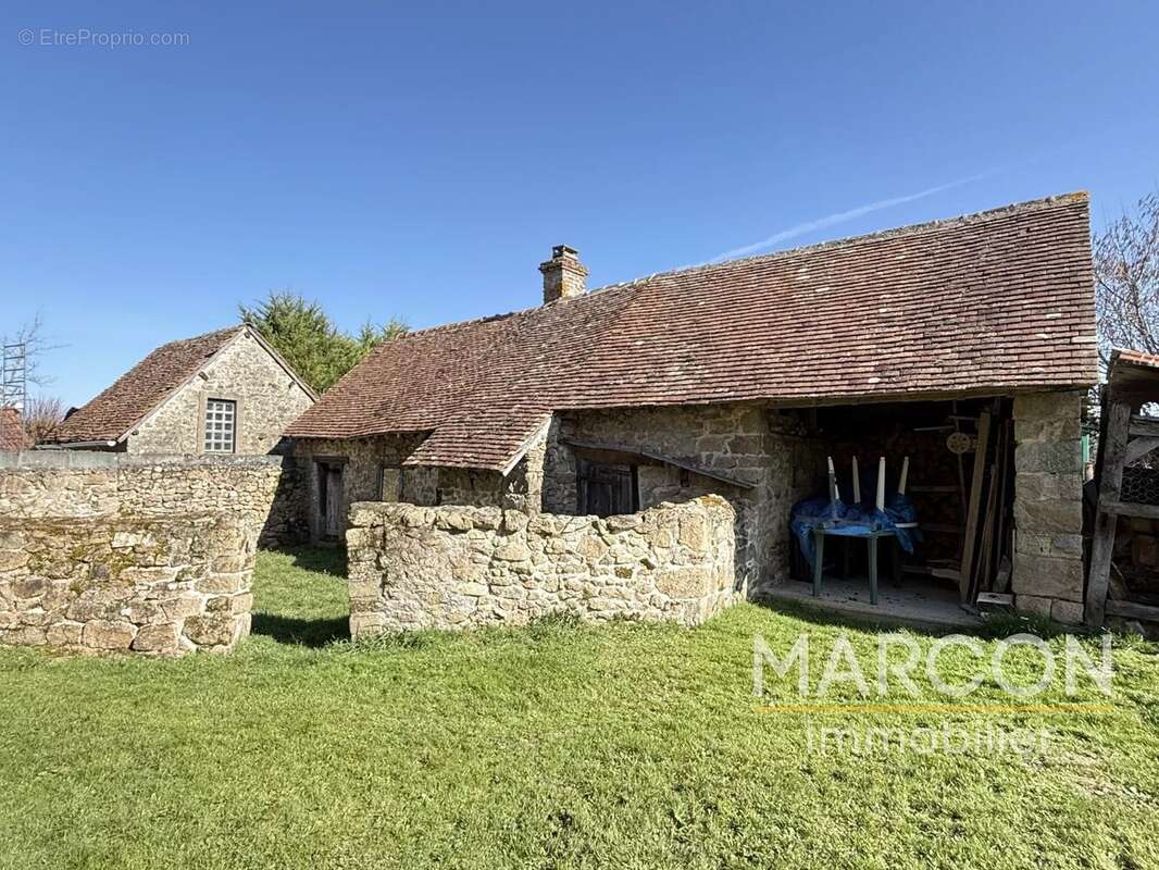 Maison à LE BOURG-D'HEM