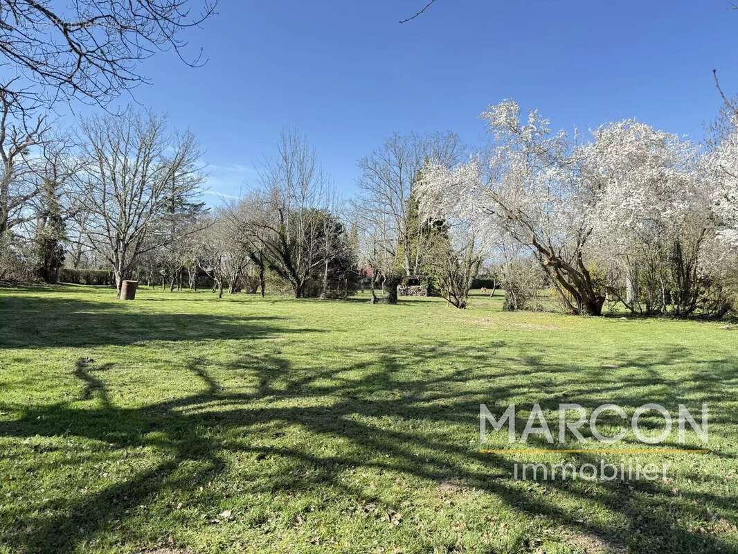Maison à LE BOURG-D'HEM