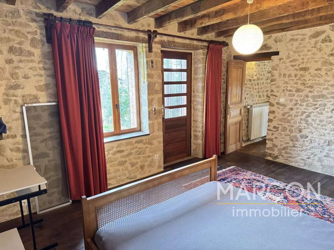 Maison à LE BOURG-D'HEM