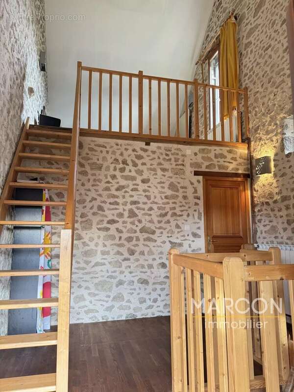 Maison à LE BOURG-D'HEM