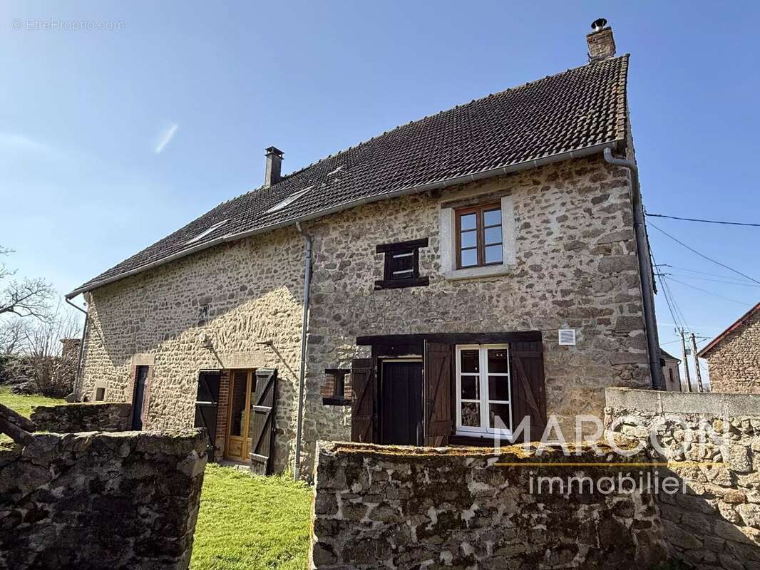 Maison à LE BOURG-D'HEM