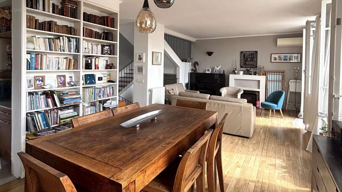 Appartement à VALLAURIS