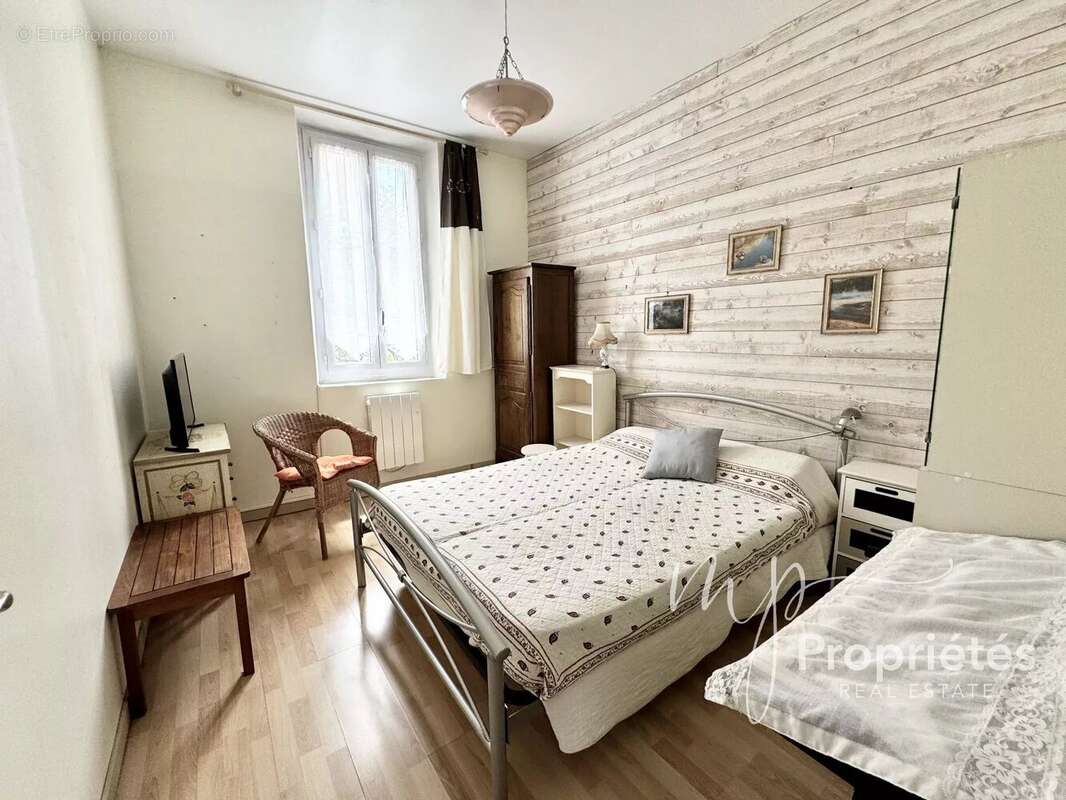 Maison à CARQUEIRANNE