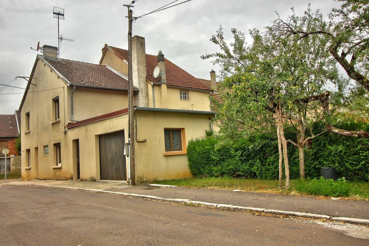 Maison à BLAISY-BAS