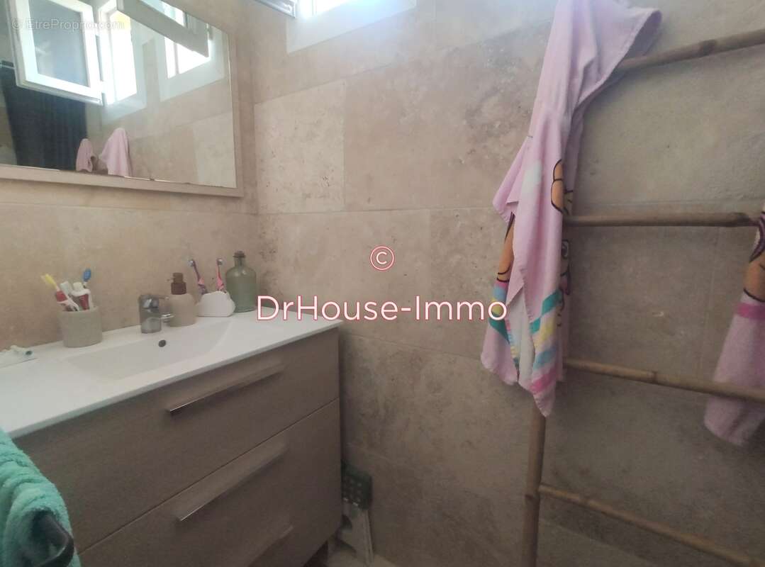 Appartement à PEYROLLES-EN-PROVENCE