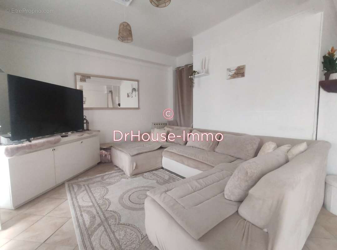 Appartement à PEYROLLES-EN-PROVENCE