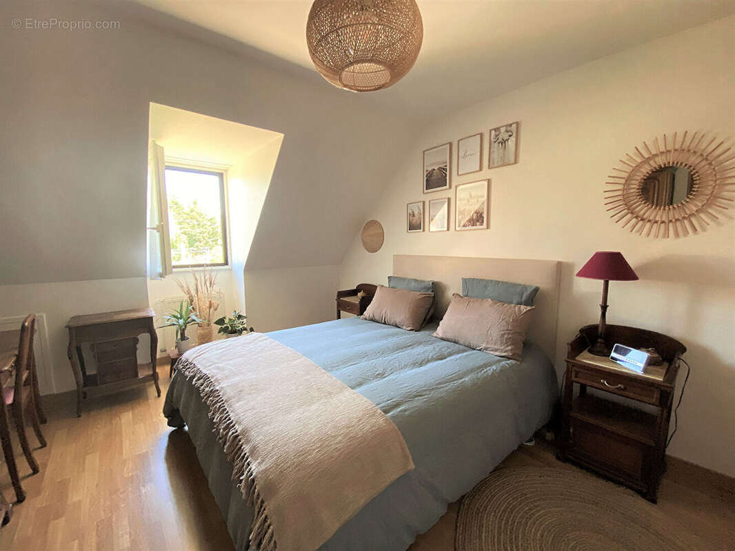 Maison à LES CLAYES-SOUS-BOIS