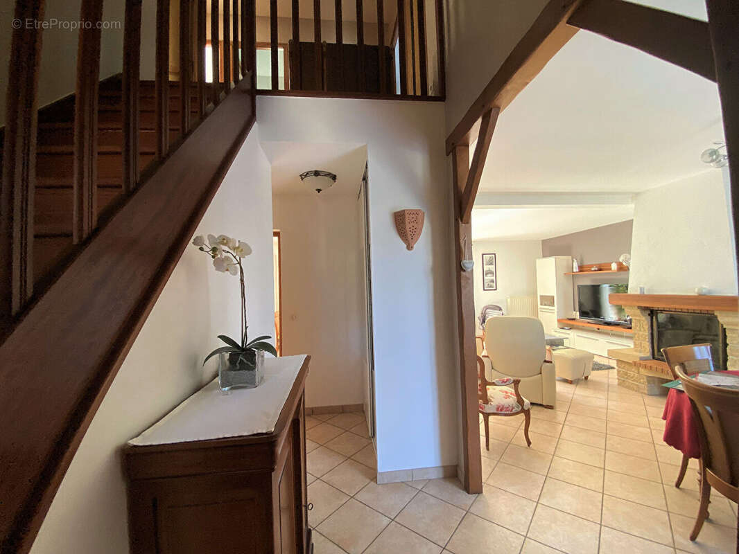 Maison à LES CLAYES-SOUS-BOIS