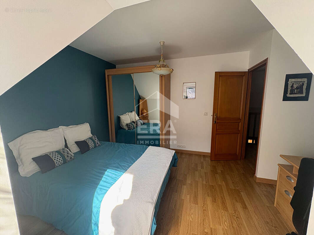 Maison à LES CLAYES-SOUS-BOIS