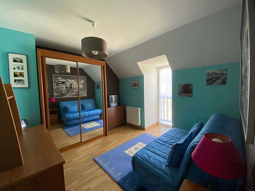 Maison à LES CLAYES-SOUS-BOIS