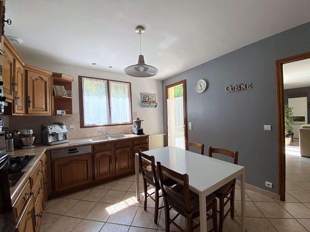 Maison à LES CLAYES-SOUS-BOIS