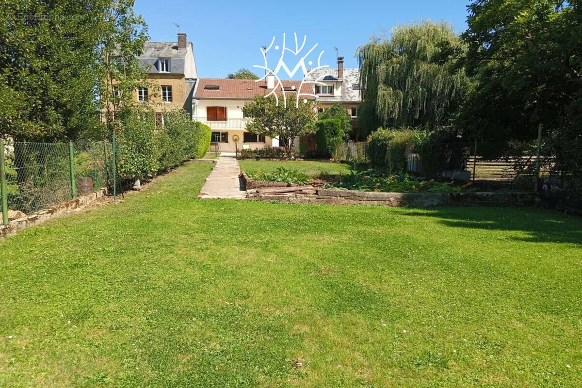 Maison à CHARLEVILLE-MEZIERES