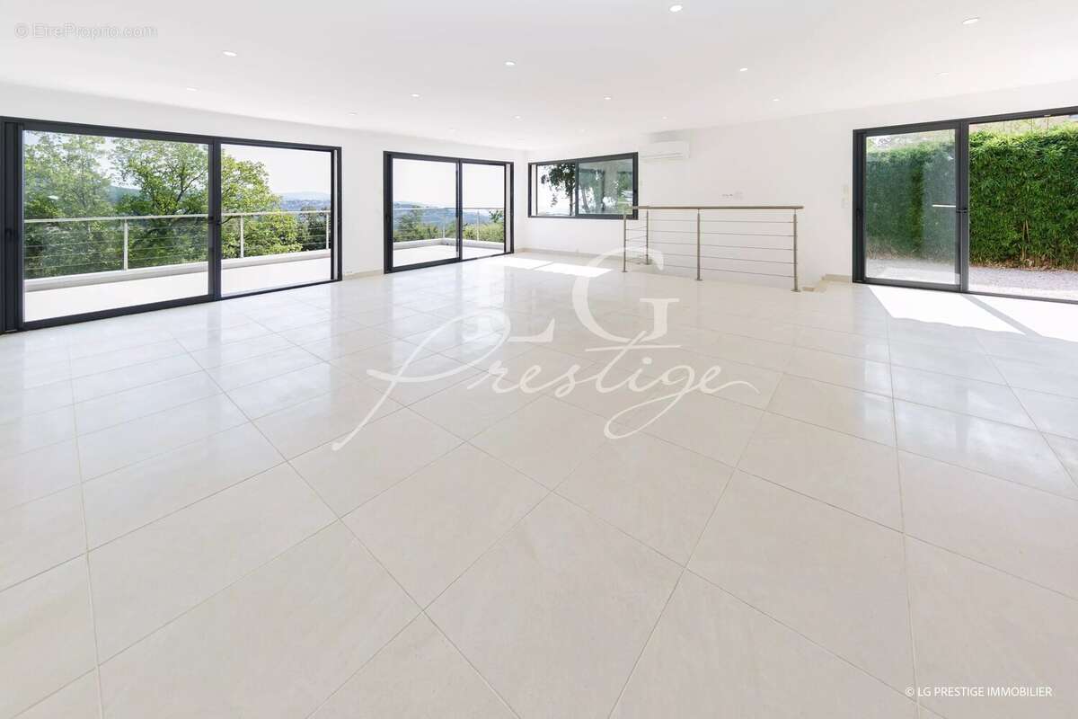 Maison à LES ADRETS-DE-L&#039;ESTEREL