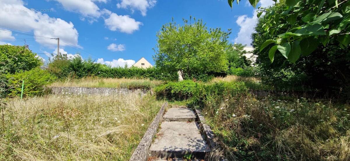 Terrain à CHAMPAGNE-SUR-SEINE