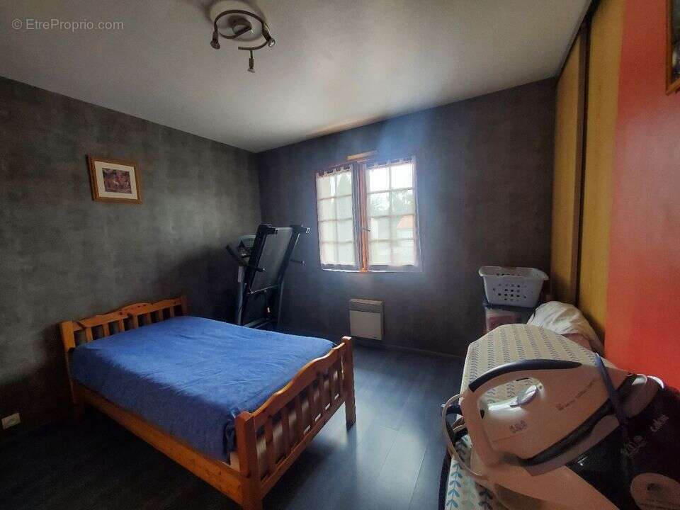 IMMOBILIER MONTREVAULT SUR EVRE - Maison à CHAUDRON-EN-MAUGES