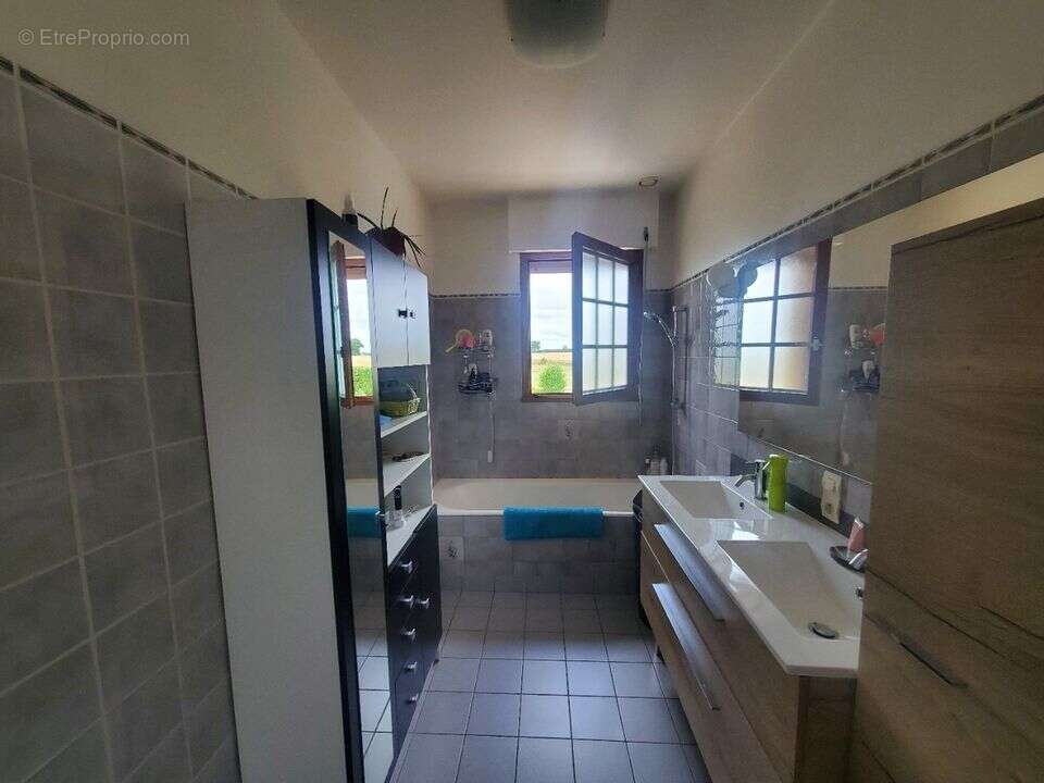 MAISON A VENDRE HABITABLE - Maison à CHAUDRON-EN-MAUGES