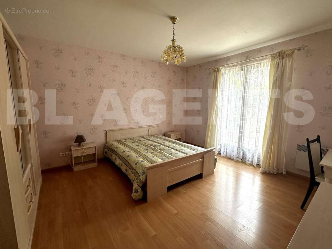 CHAMBRE 22 - Maison à SAINT-MESMIN