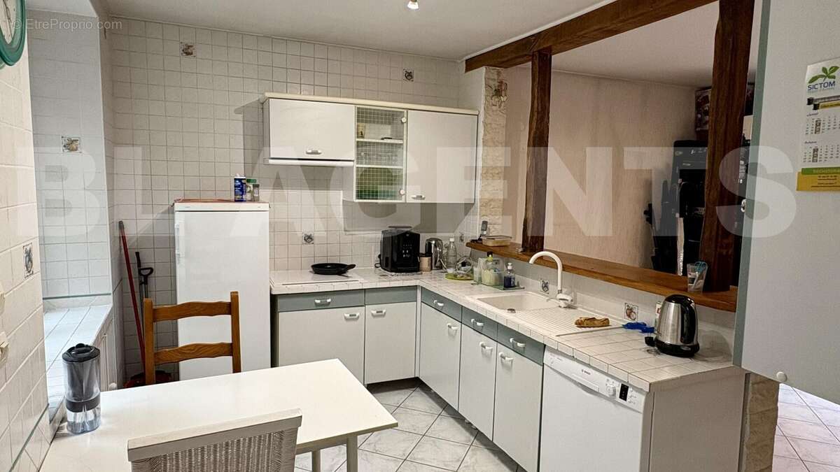 IMG_4949 - Commerce à AUNEAU