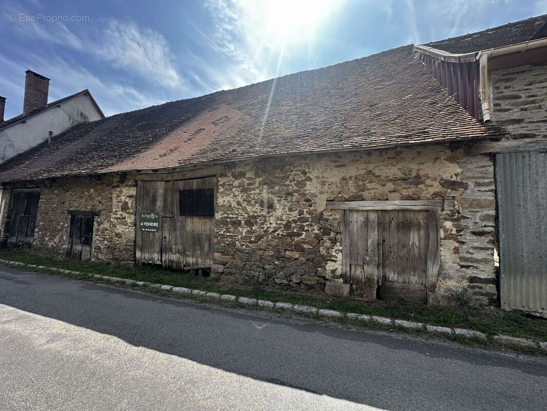 Maison à SAINT-GERMAIN-LES-BELLES