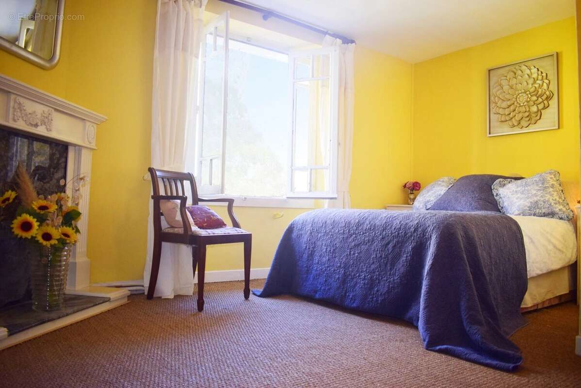 Commerce à CABRERETS