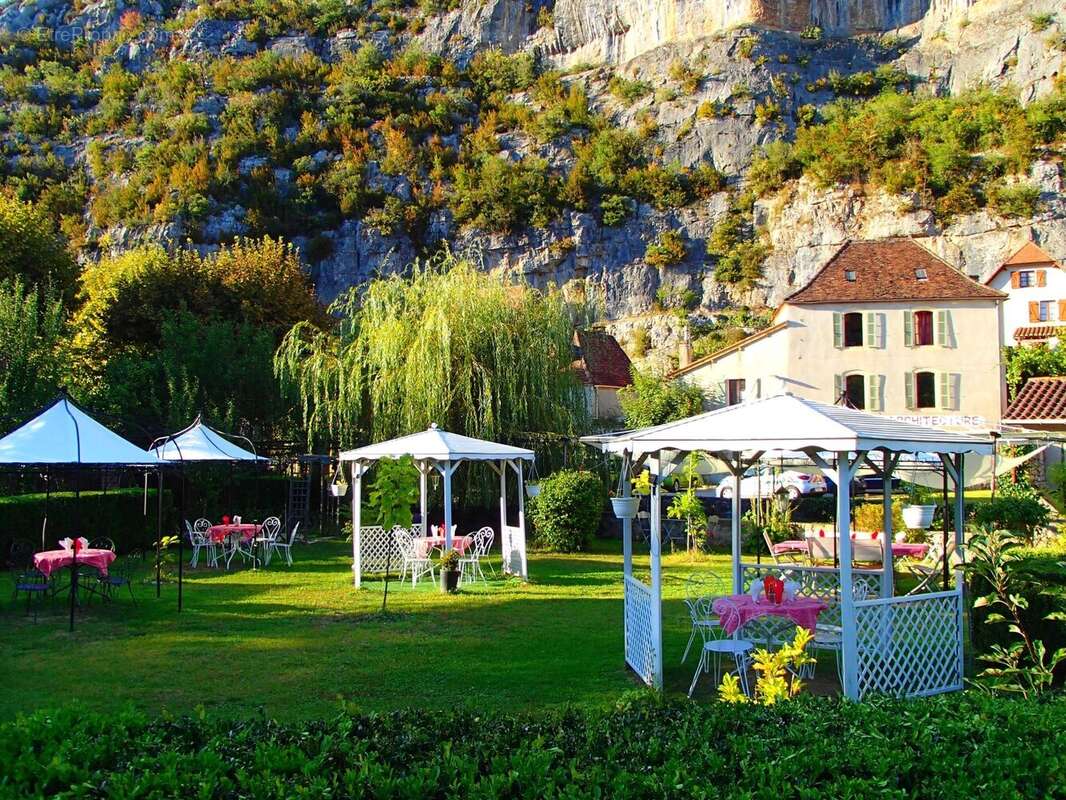 Commerce à CABRERETS