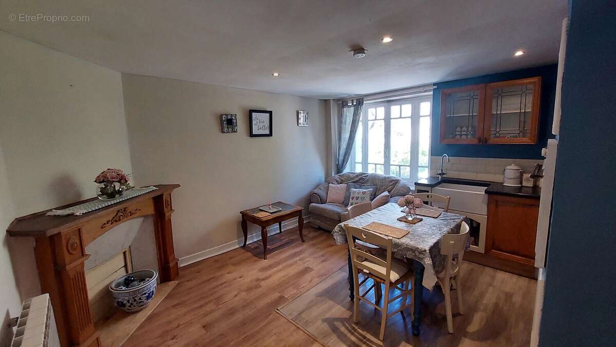 Commerce à CABRERETS