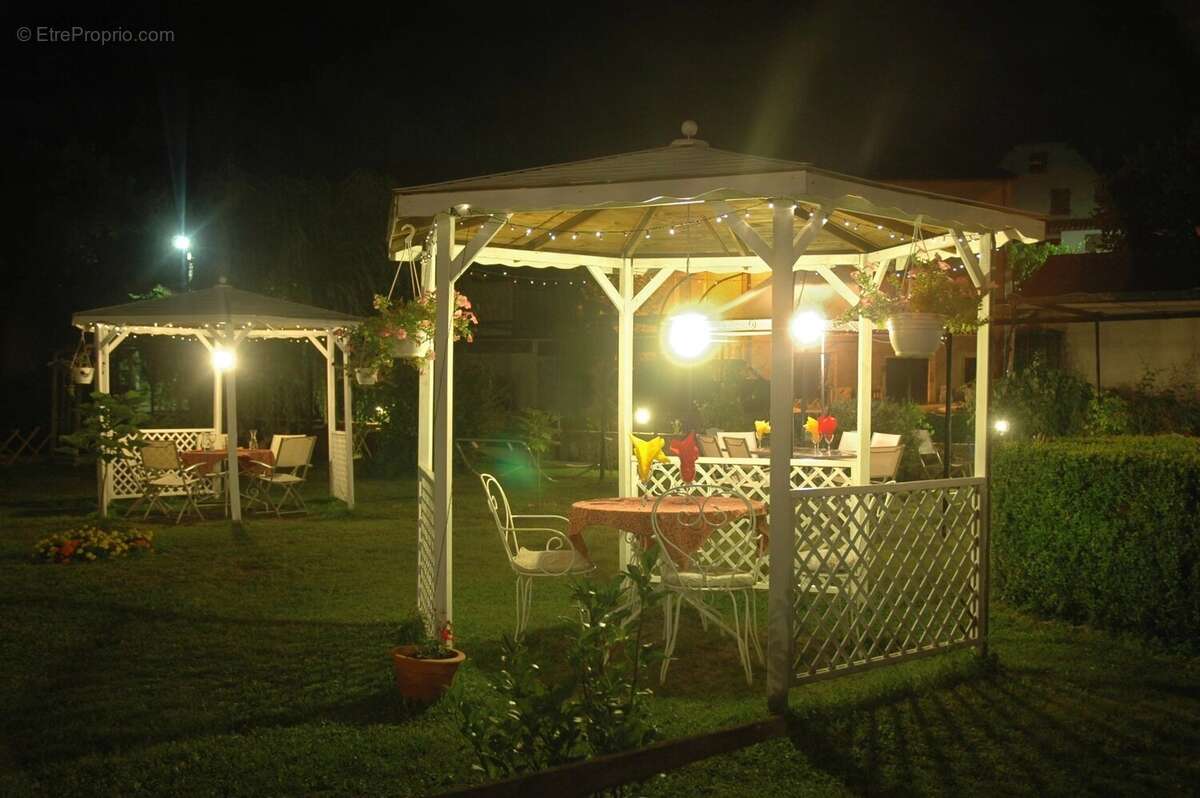 Commerce à CABRERETS