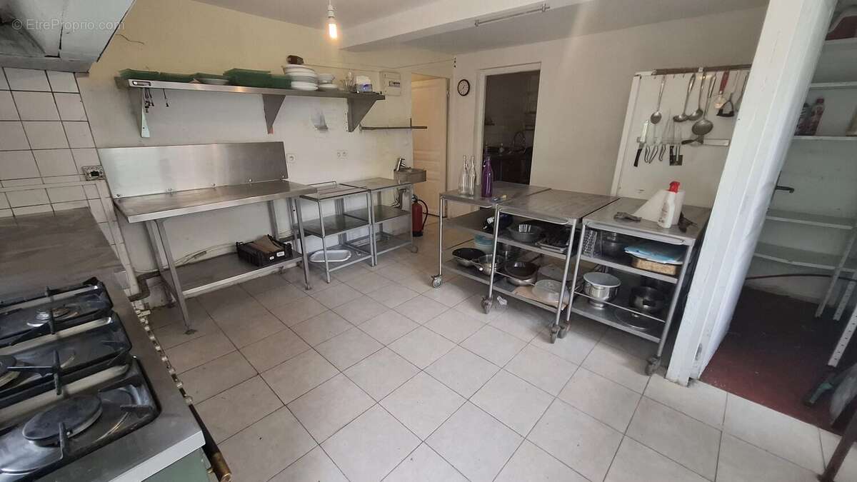 Commerce à CABRERETS