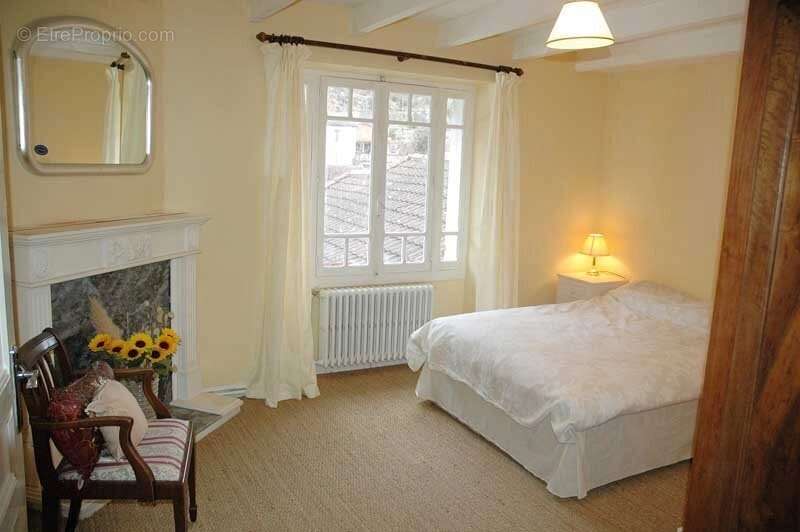 Commerce à CABRERETS