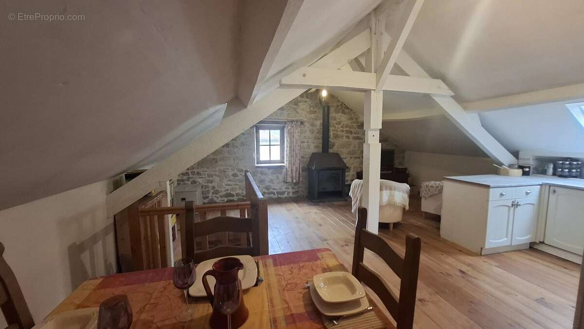 Commerce à CABRERETS