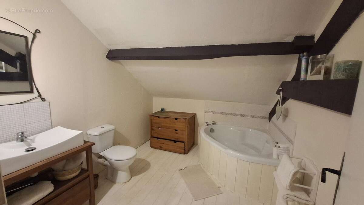 Commerce à CABRERETS