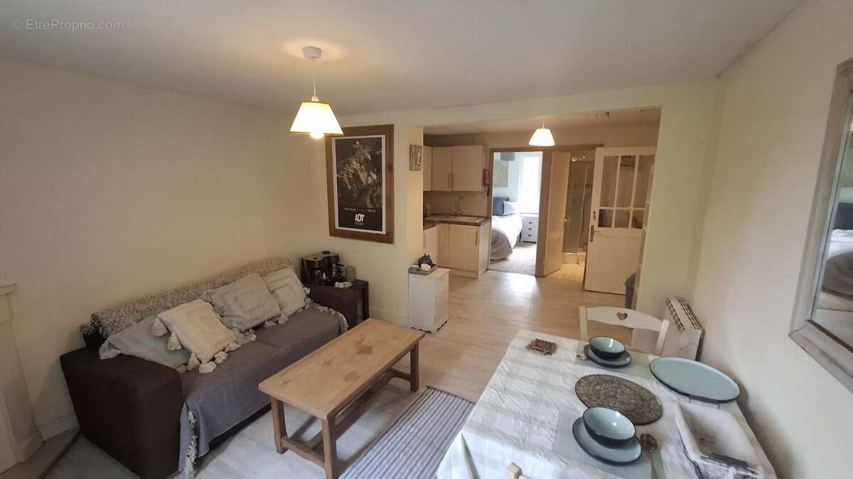 Commerce à CABRERETS