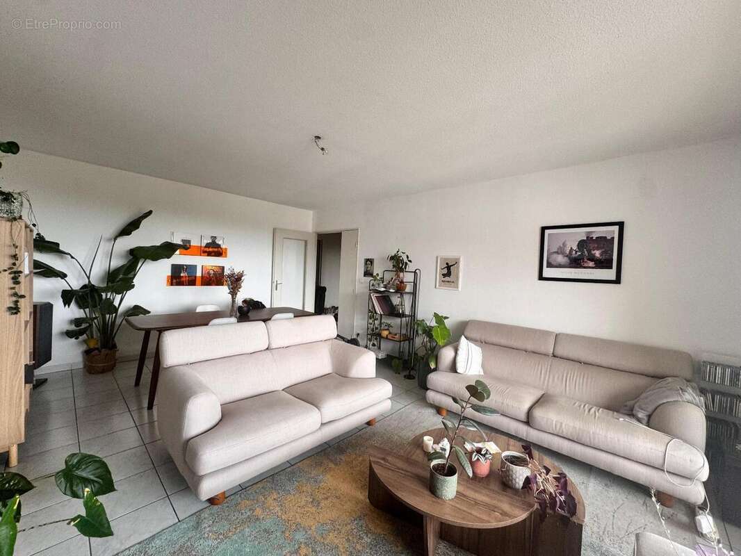   - Appartement à LYON-7E