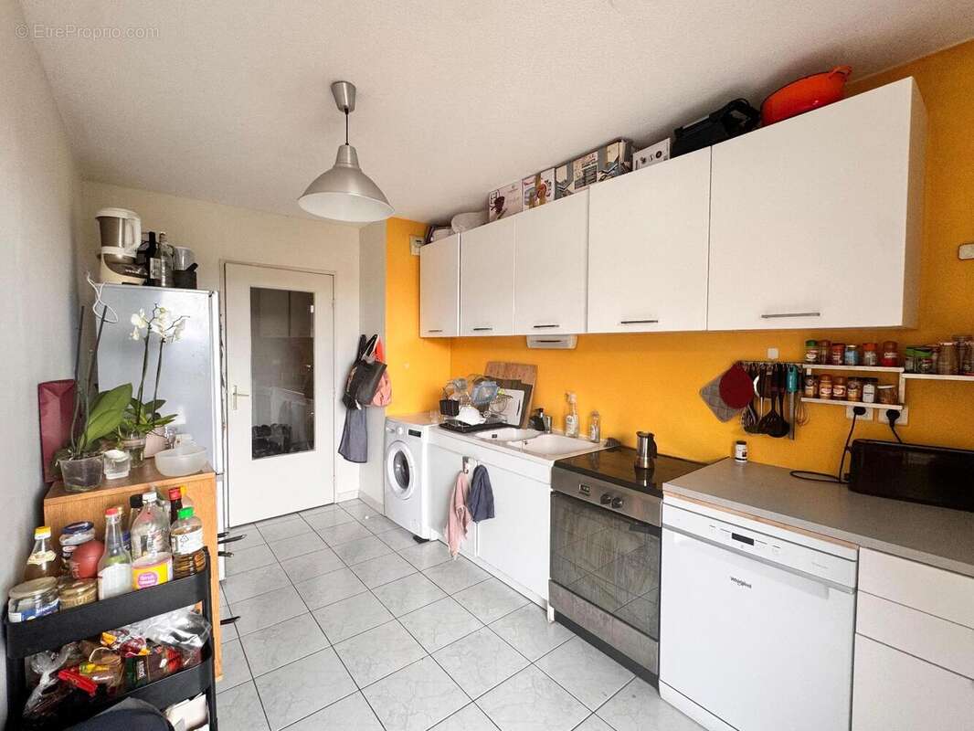   - Appartement à LYON-7E