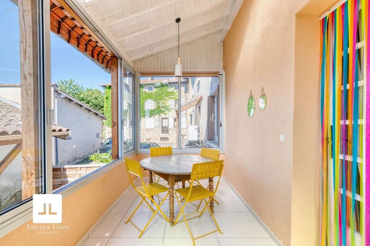 Commerce à SAINT-NIZIER-D&#039;AZERGUES