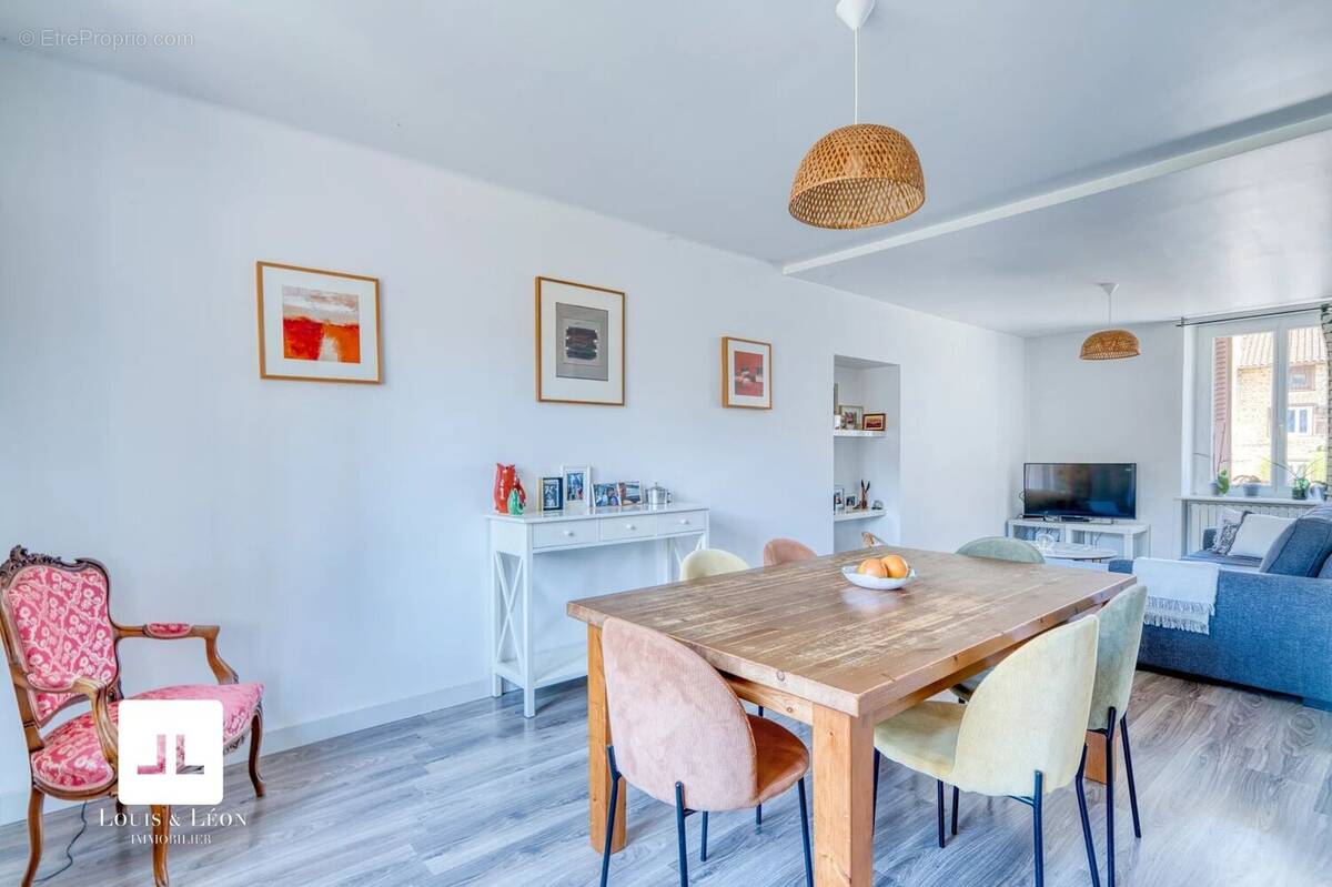 Commerce à SAINT-NIZIER-D&#039;AZERGUES