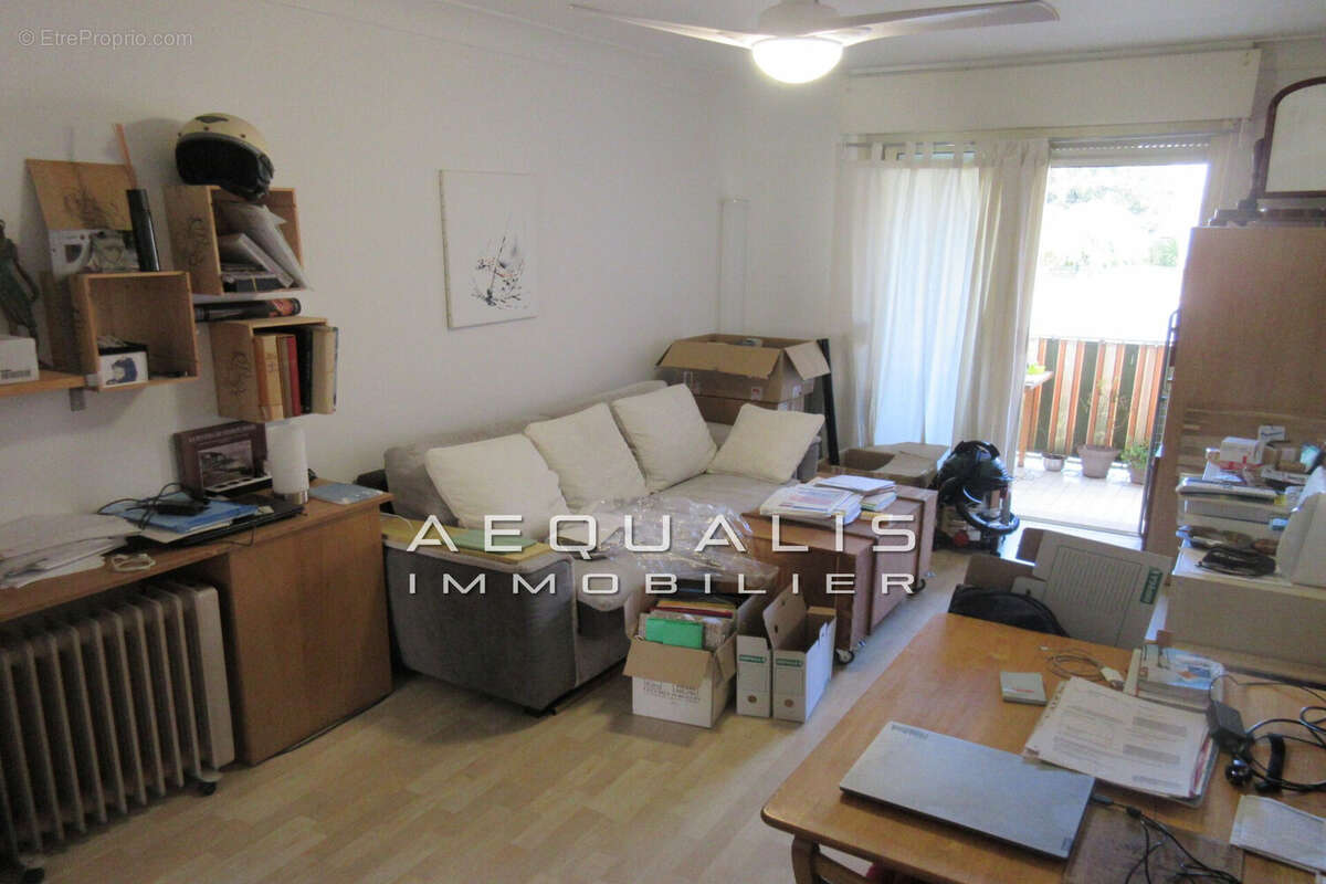 Appartement à SAINT-LAURENT-DU-VAR