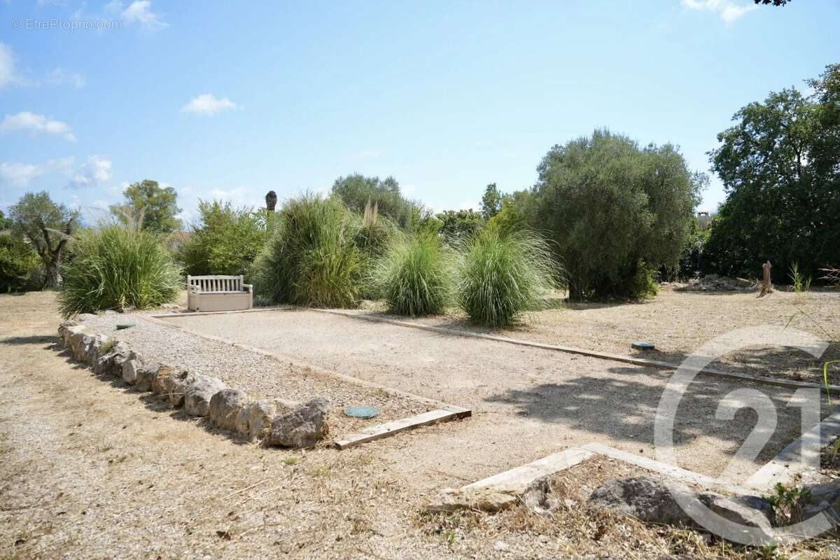 Terrain à ROQUEFORT-LES-PINS