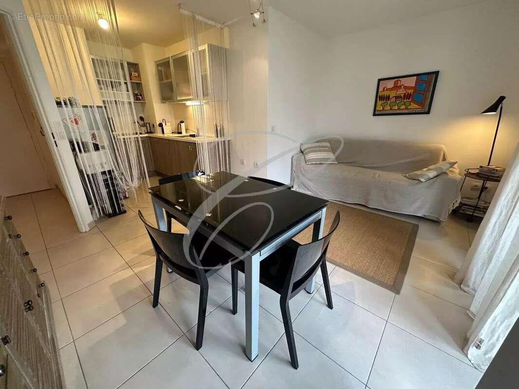 Appartement à ROQUEBRUNE-CAP-MARTIN