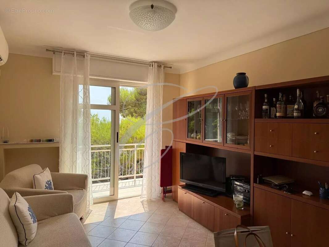 Appartement à ROQUEBRUNE-CAP-MARTIN