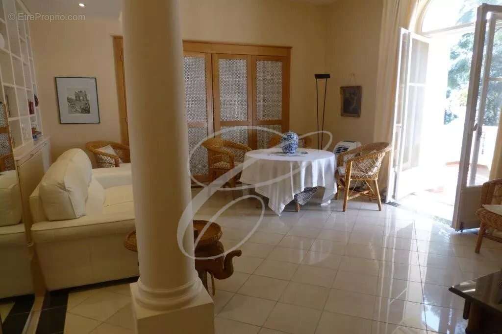 Appartement à ROQUEBRUNE-CAP-MARTIN