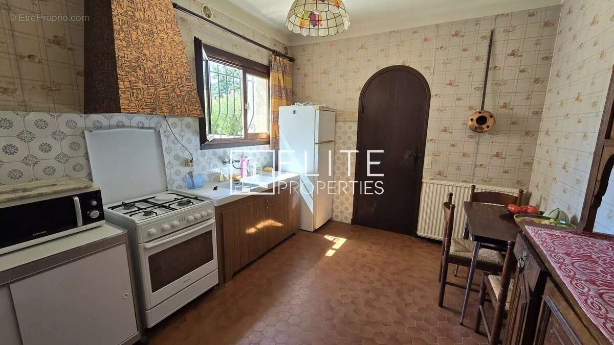 Appartement à MOUANS-SARTOUX