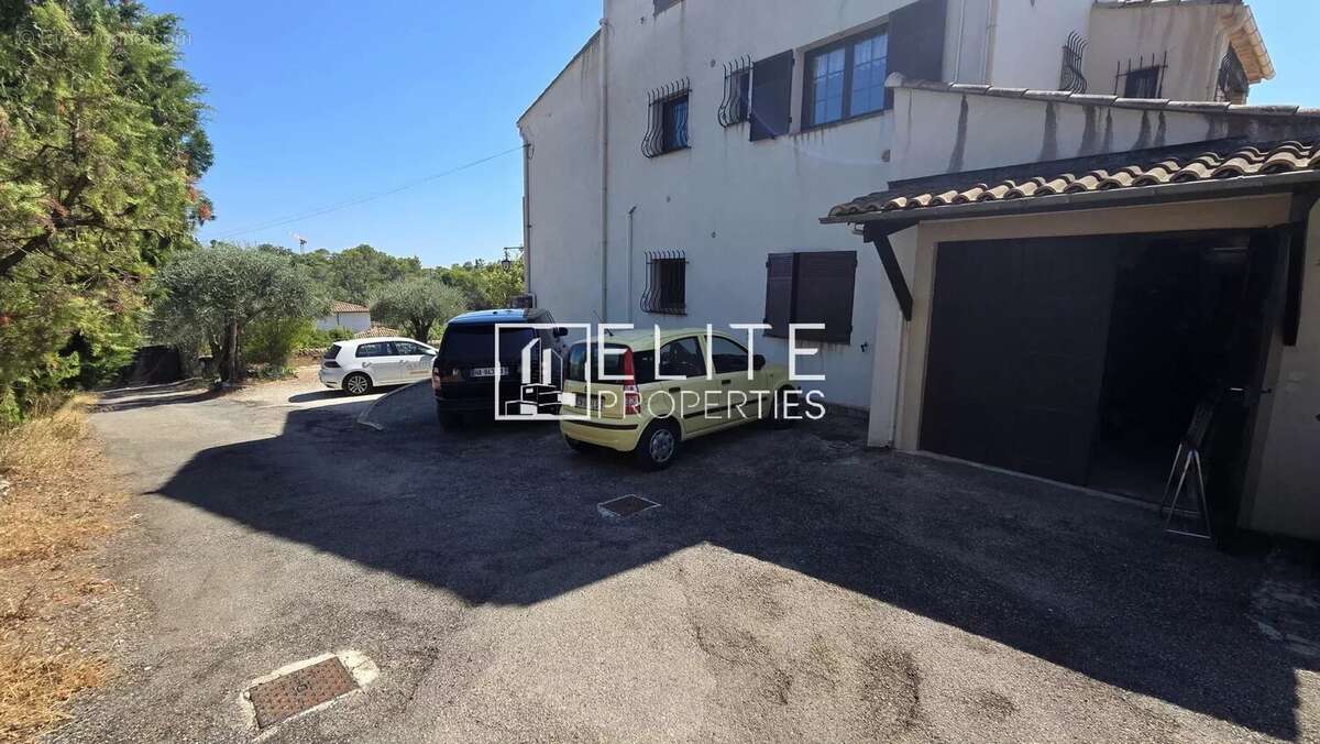 Appartement à MOUANS-SARTOUX