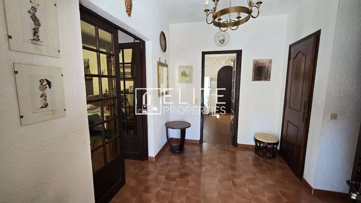 Appartement à MOUANS-SARTOUX